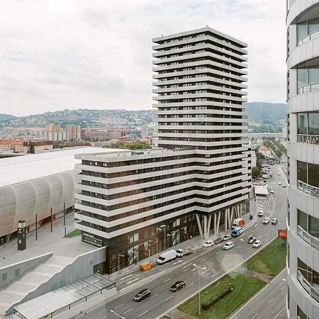 Slavic Spacious Apartment บราติสลาวา ภายนอก รูปภาพ