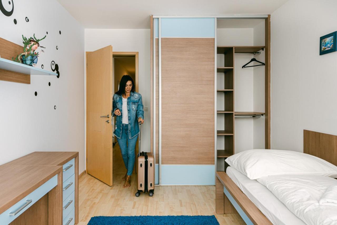 Slavic Spacious Apartment บราติสลาวา ภายนอก รูปภาพ