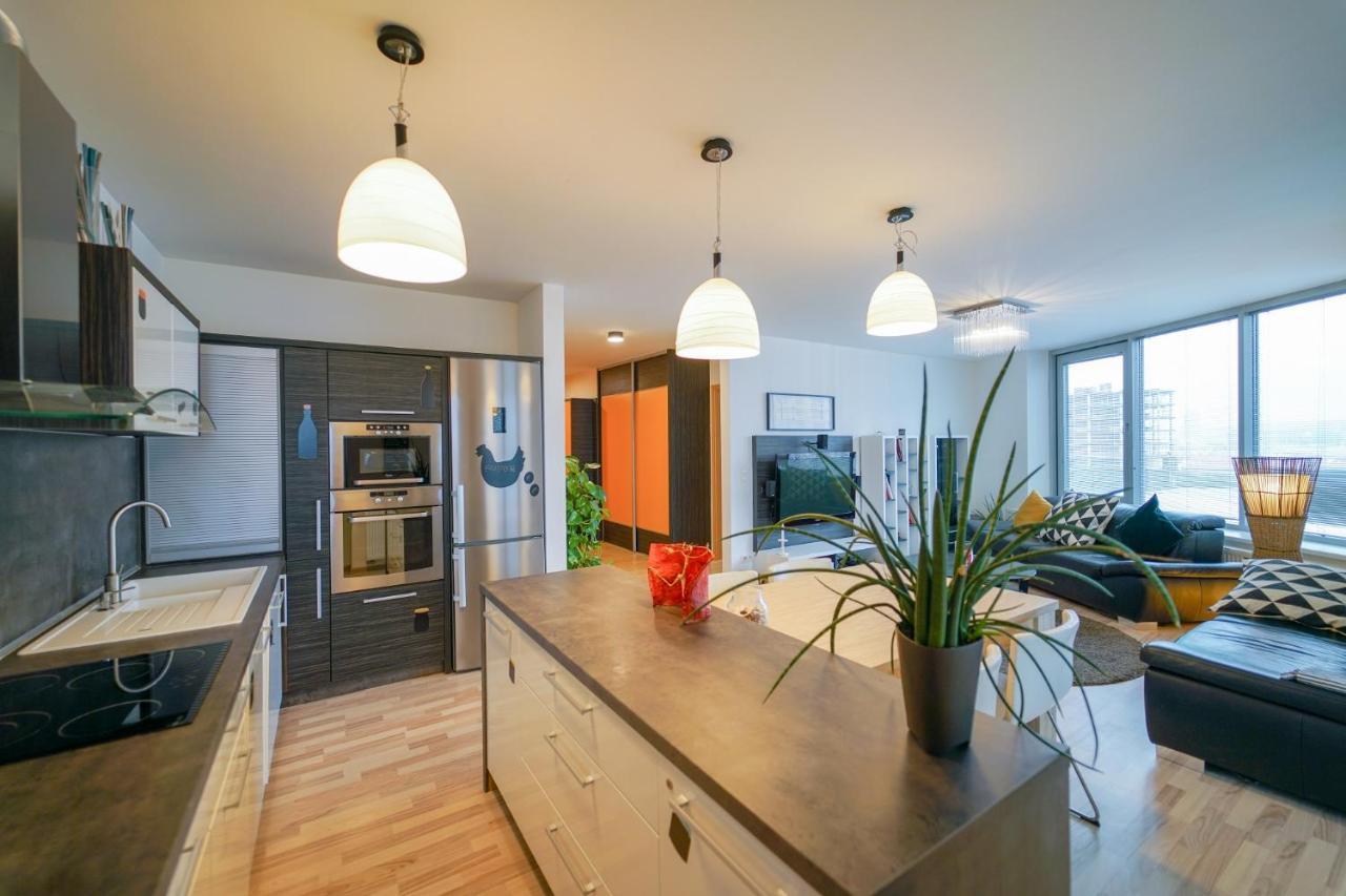Slavic Spacious Apartment บราติสลาวา ภายนอก รูปภาพ