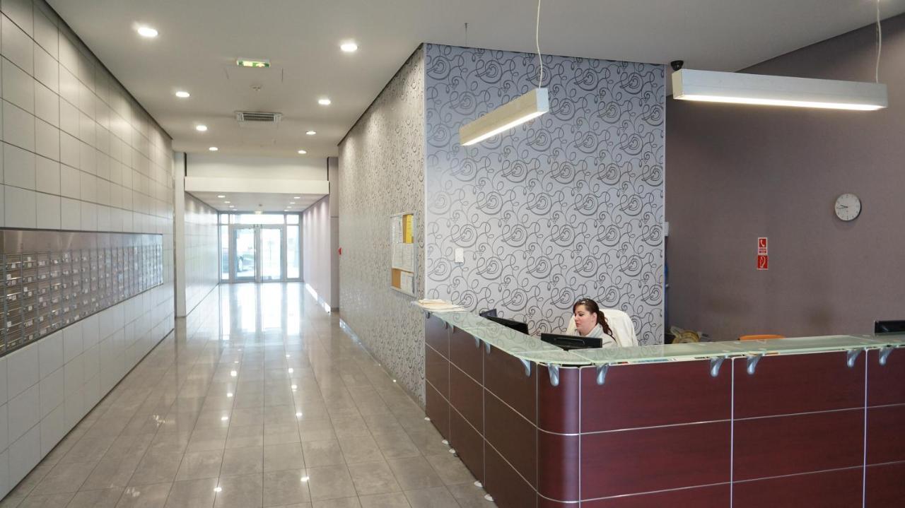 Slavic Spacious Apartment บราติสลาวา ภายนอก รูปภาพ