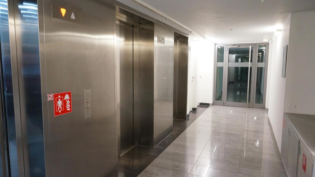 Slavic Spacious Apartment บราติสลาวา ภายนอก รูปภาพ